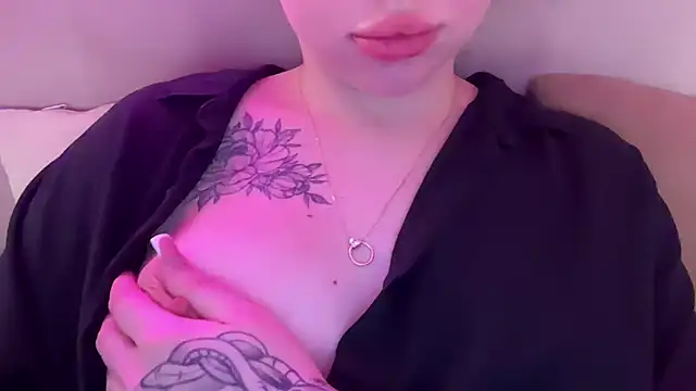 AlmaryKim online show from March 13, 8:32 pm