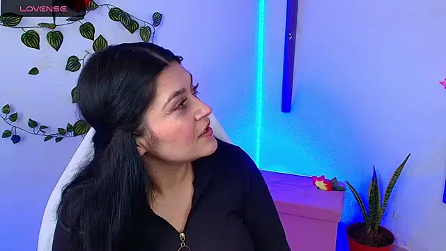 alejitasweet online show from February 9, 6:54 pm