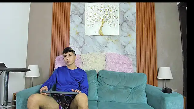 VERY HOT GUYS online show from June 4, 7:13 am