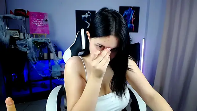 KittyKrissy  online show from October 29, 3:33 am