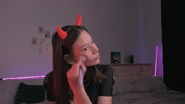 adelle046 online show from October 31, 11:14 am