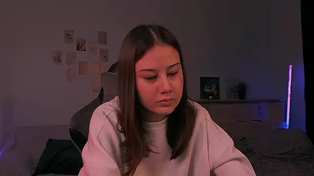 adelle046 online show from November 13, 8:57 am