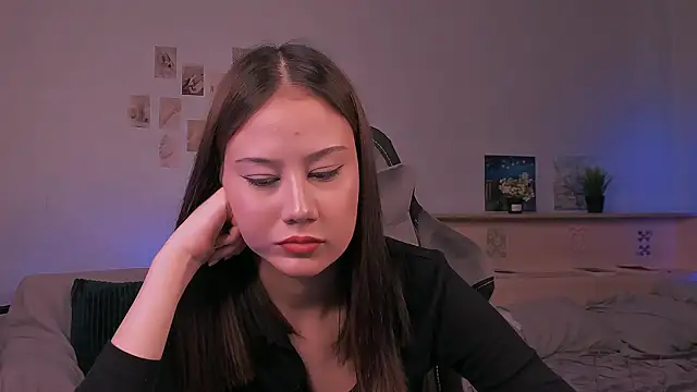 adelle046 online show from October 9, 12:53 pm