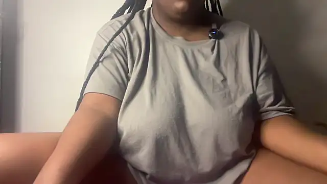 nanaisbackk online show from October 25, 5:04 am