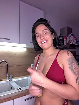 LaPetiteKim online show from December 16, 8:15 pm