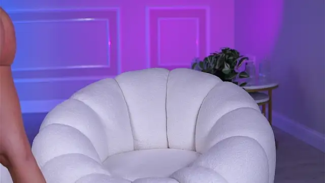 Kryss Kiss online show from October 2, 9:25 am