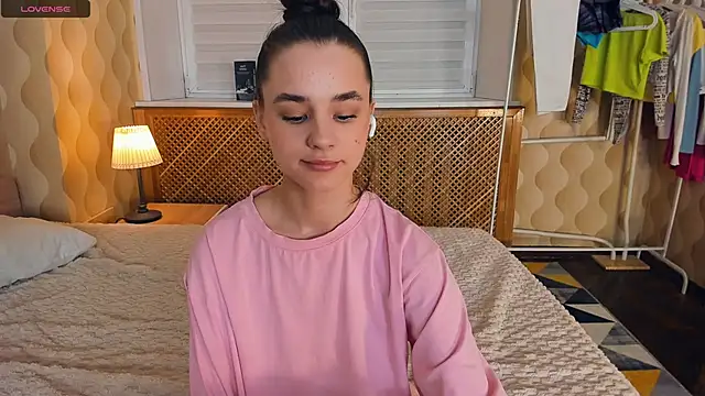 JinnyMcie online show from November 1, 2:32 pm