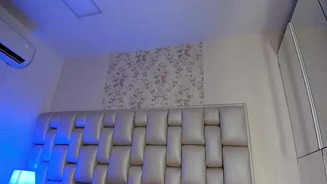 Peyton louise online show from November 11, 5:21 pm