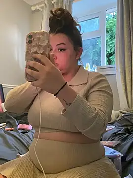 MadelineLeah online show from July 13, 7:58 pm