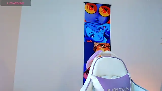 Bennuluspeach  online show from March 23, 12:00 pm