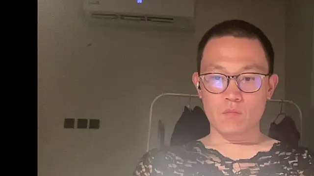 yewuzhibb online show from September 30, 8:24 pm