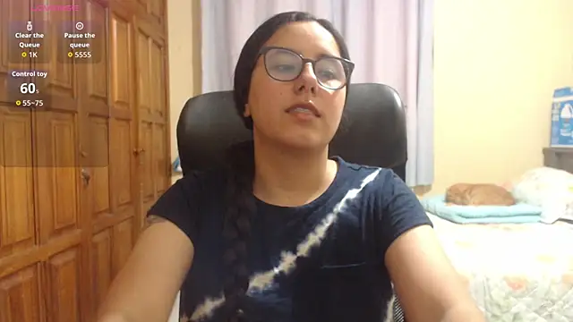 Venus cat  online show from December 4, 3:20 am