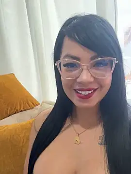 Aurora-Hernandez online show from October 1, 9:42 pm