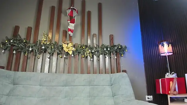 ashley jonee online show from December 15, 7:52 pm