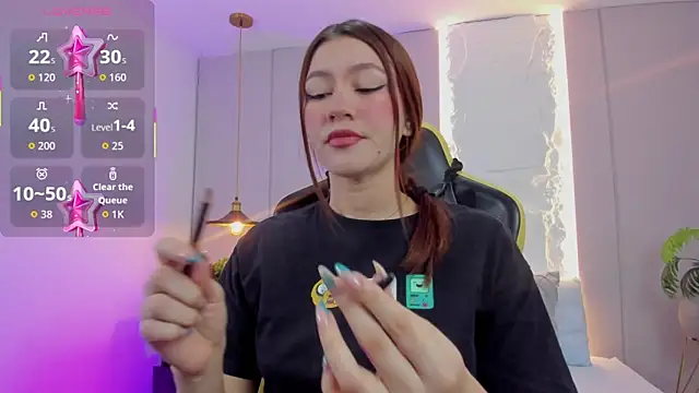 ariel blossomm online show from November 12, 12:25 pm