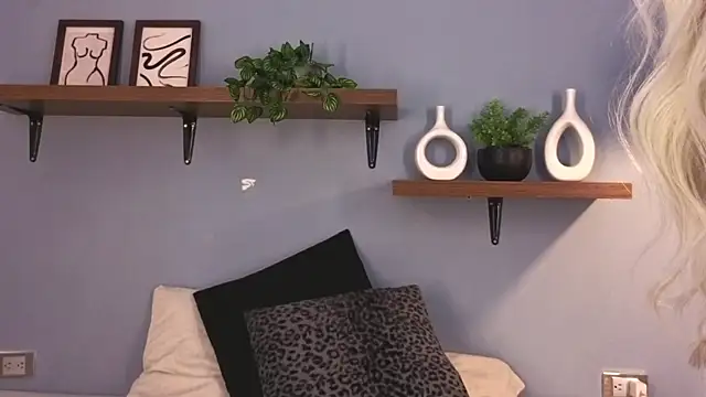 Megan Ritz online show from November 29, 7:40 pm