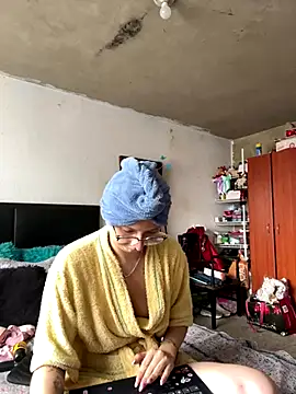 imariahot online show from October 21, 3:05 pm