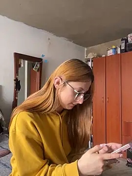 imariahot online show from October 28, 1:17 pm