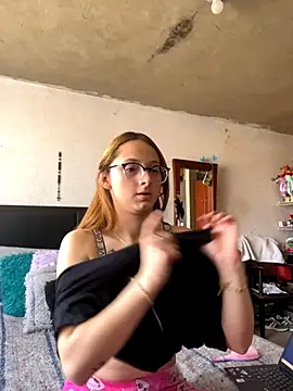 imariahot online show from November 4, 1:38 pm