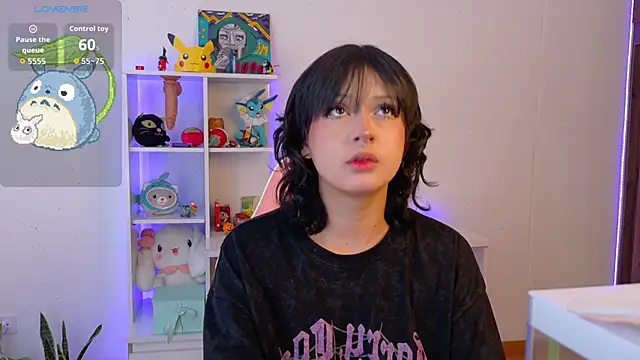 Sallie Doll online show from November 14, 7:03 pm