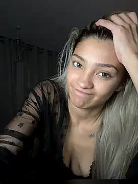 Honeyyyxo online show from October 27, 12:17 am