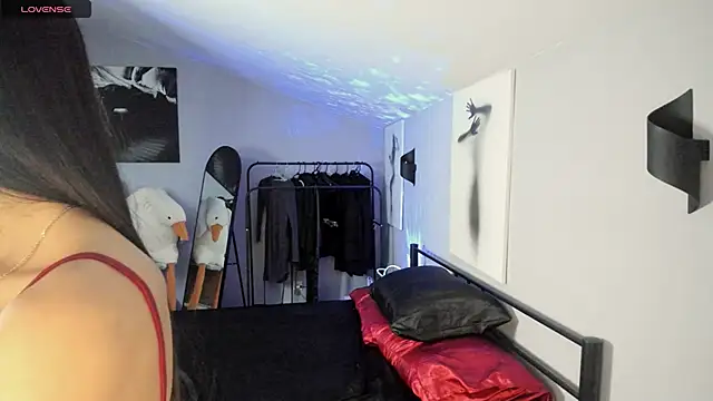 Lisa  Johnson online show from October 15, 12:24 am