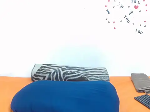 BrownSkinGirl00 online show from October 29, 1:04 pm