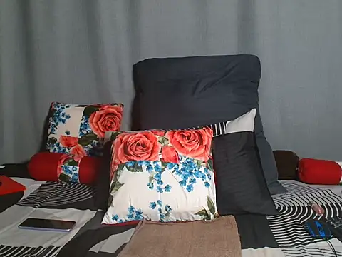 BrownSkinGirl00 online show from October 14, 4:53 pm