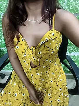 Lusty Naina online show from October 10, 9:09 pm