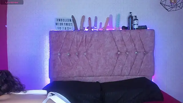 Mia lopez 1 online show from March 29, 1:15 am