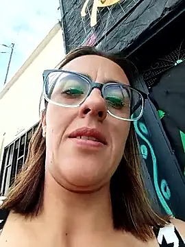 Jade 1-9 online show from October 15, 8:33 pm