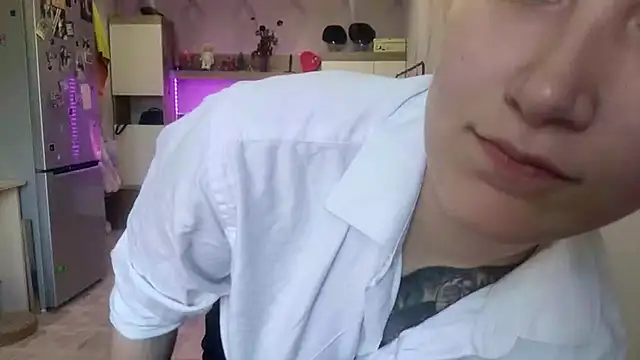 Elyra glow online show from October 2, 12:32 pm