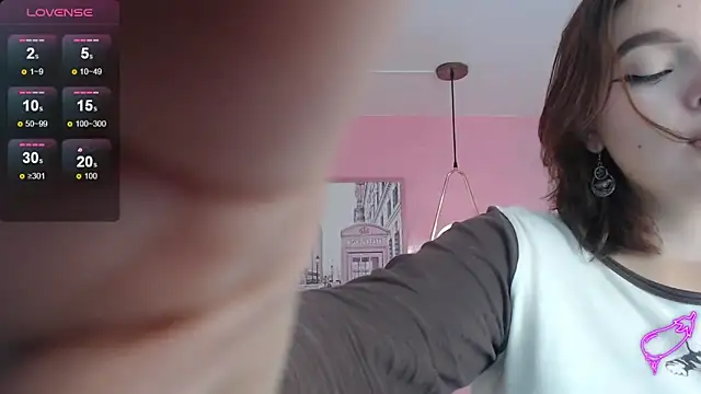 mia foster t online show from December 21, 1:26 pm