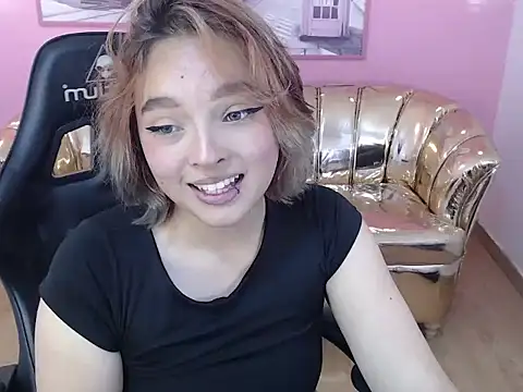 mia foster t online show from October 14, 8:44 pm