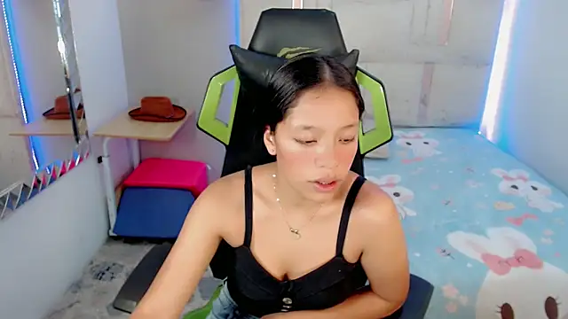 luciana rosee  online show from October 2, 3:39 pm