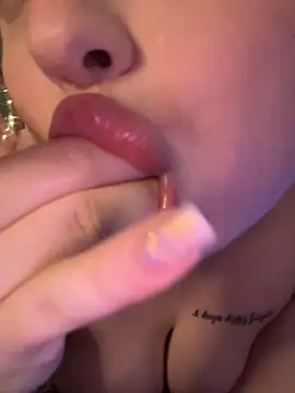 KellyMoors online show from February 20, 6:26 am