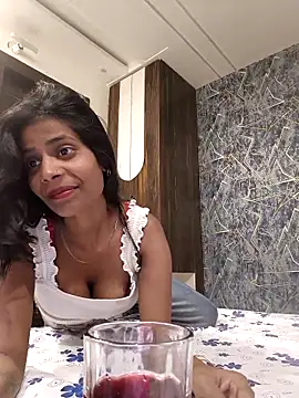 zoya your online show from April 25, 6:05 pm