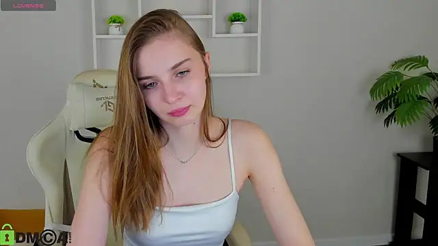 L1na Reeds online show from October 15, 5:54 am