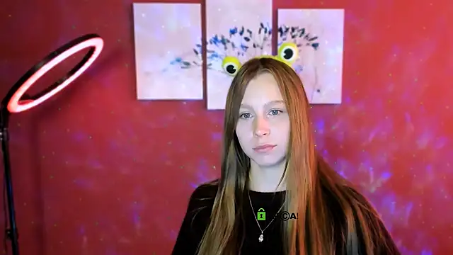 esme moore  online show from October 8, 9:57 am