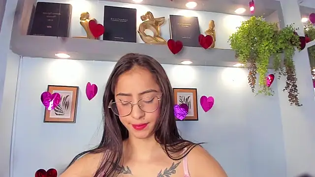 Alana Martinez  online show from March 4, 8:04 pm