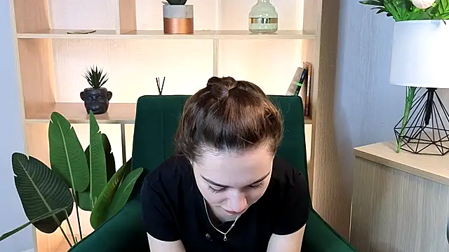 FrankieViall online show from October 3, 11:04 am