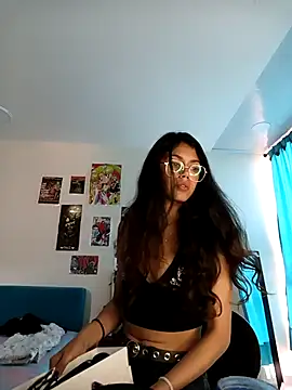 caramel doll   online show from October 7, 8:02 pm