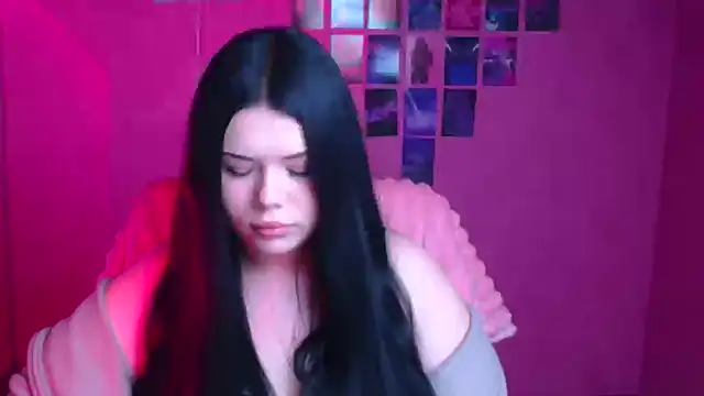 Mona Esty online show from November 3, 8:24 pm