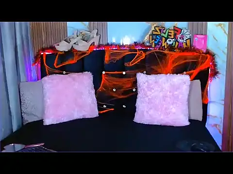 sthephylittle online show from October 9, 8:13 pm