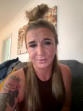 MimiMaee online show from October 20, 10:29 am