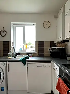 MimiMaee online show from November 18, 10:05 am