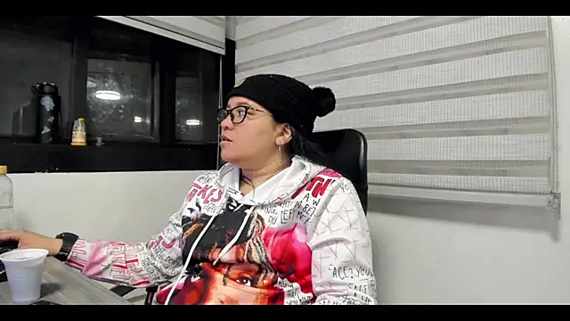 Xander Taylor  online show from October 16, 4:15 am