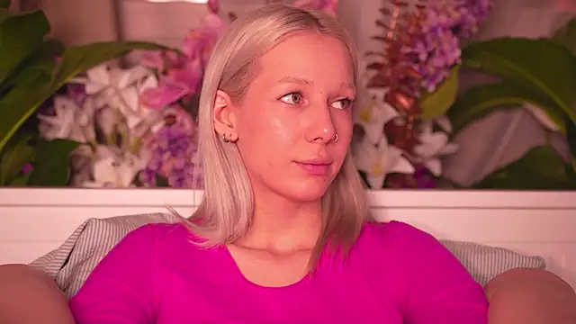 RanyThomson online show from November 27, 6:33 pm