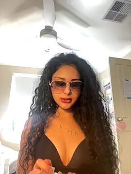 iwantyoutospoilmedaddy76 online show from October 3, 7:24 am