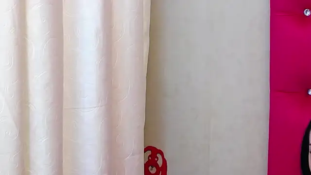 KimmySprinkles online show from October 3, 9:31 pm